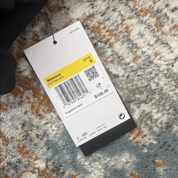 Women's Black and White Jordan zip up - Picture 3 of 4